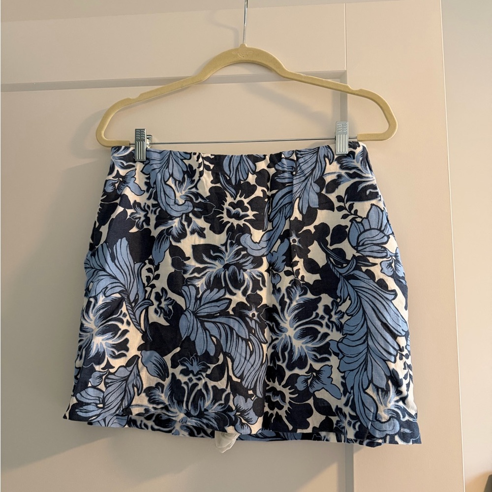 Abercrombie & Fitch Blue and White Floral Mini Skirt